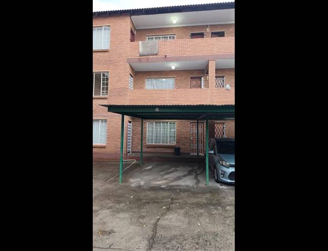 1 BEDROOM APARTMENT FOR SALE IN RUSTENBURG CENTRAL